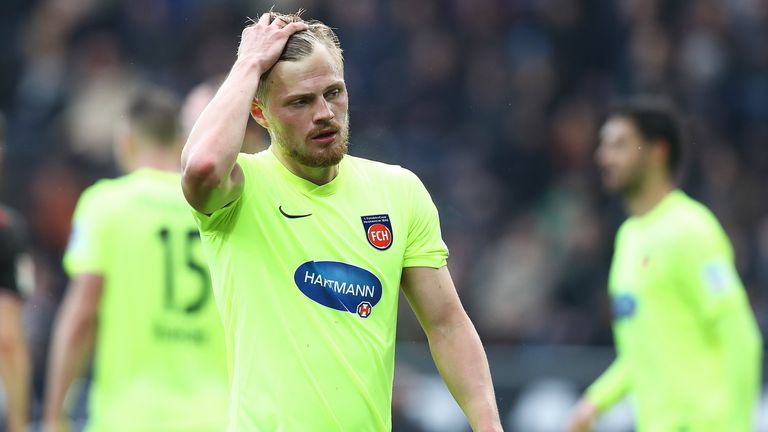 St. Pauli nutzt Heidenheims Fehler in Halbzeit zwei eiskalt aus. Dann fliegt auch noch Titsch-Rivero vom Platz.
