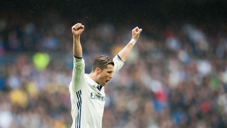 Cristiano Ronaldo erzielt gegen Valencia den Führungstreffer.