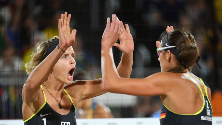 Laura Ludwig und Kira Walkenhorst treffen im Achtelfinale auf zwei Ukrainerinnen.