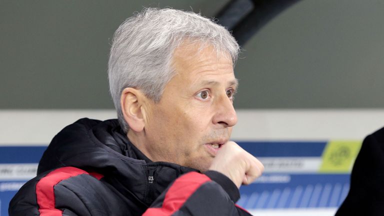 Trainer Lucien Favre darf den OGC Nizza nicht verlassen.