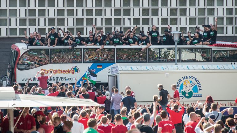 Nie mehr zweite Liga! Hannover 96 feiert die Rückkehr ins Oberhaus.