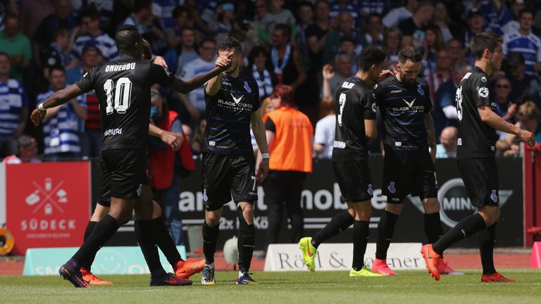 Mit dem Auswärtssieg in Köln ist der Aufstieg der Zebras perfekt.