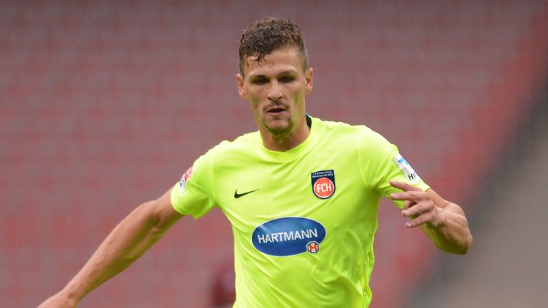 Abwehrspieler Mathias Wittek verlängert bis 2020.