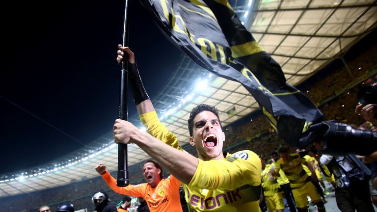 Eine Fritzsche Personenbeschreibung wie aus dem Lehrbuch: "Bartra - dünne Beine, heller Kopf."