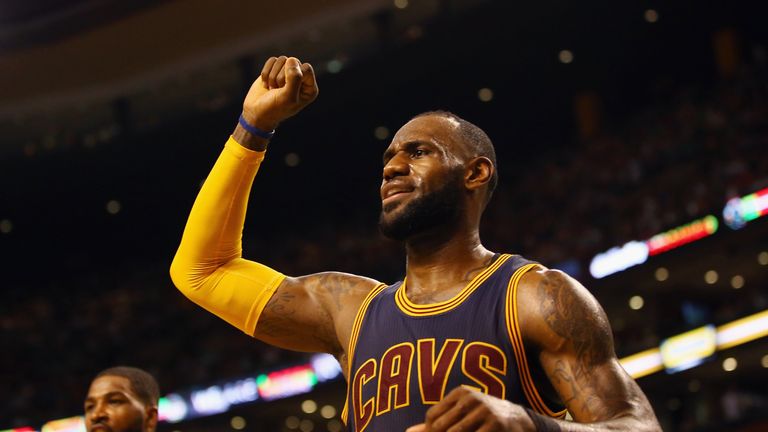 LeBron James und die Cleveland Cavaliers sind in den NBA-Playoffs weiter ungeschlagen.
