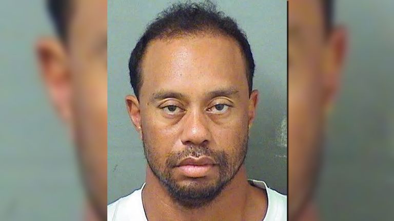 Tiger Woods wurde am Montag in Florida verhaftet (Quelle: Twitter).