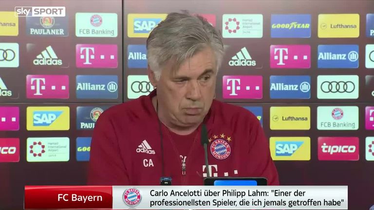 Der FCB-Trainer überschüttet seinen scheidenden Kapitän mit Lob.