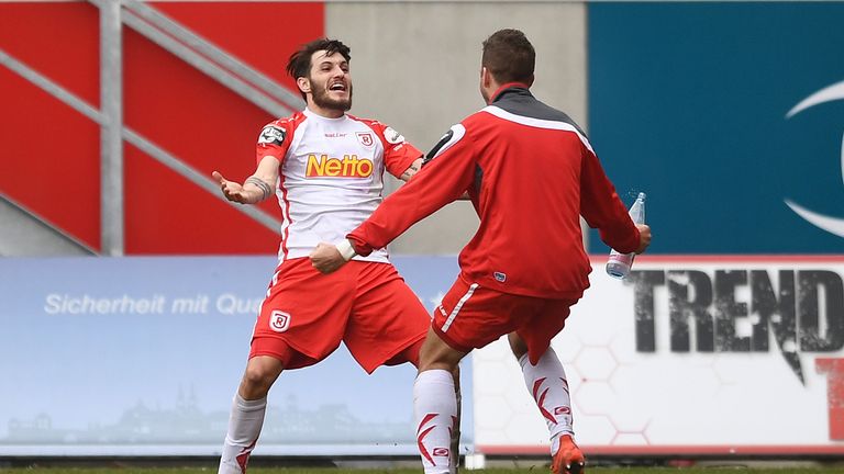 Regensburg spielte zuletzt in der Saison 2012/13 in der 2. Bundesliga.