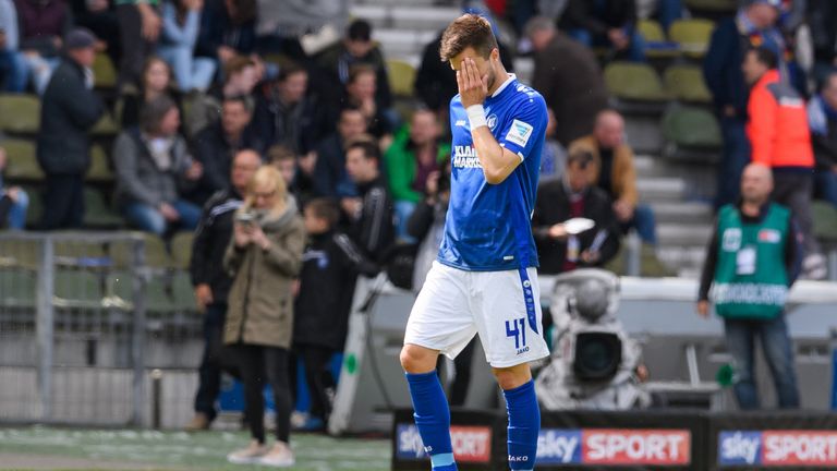 Seit dem letzten Wochenende ist klar: Der Karlsruher SC muss den bitteren Weg in die dritte Liga antreten.