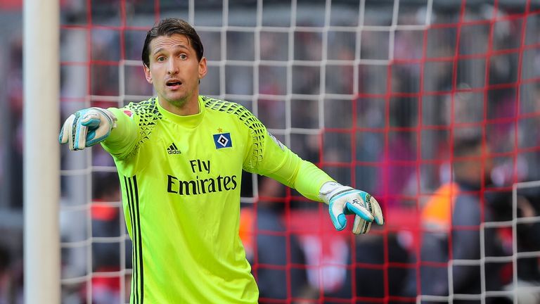 Rene Adler verlässt den HSV auf eigenen Wunsch.