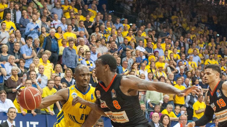 Ulm verliert bei den EWE Baskets Oldenburg mit 103:107.