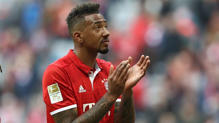 Jerome Boateng will mit den Bayern-Bossen über seine Perspektiven sprechen.