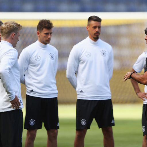 Löw holt keinen Ersatz für Sane