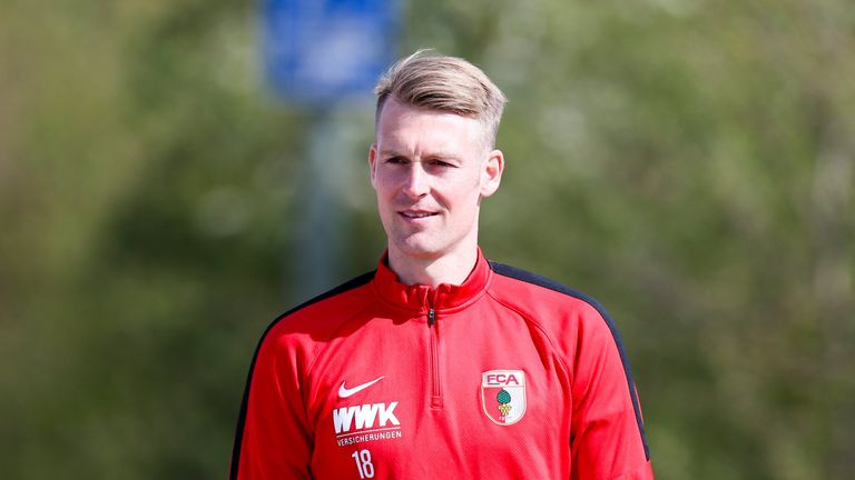 Jan-Ingwer Callsen-Bracker bleibt bis 2018 beim FC Augsburg.