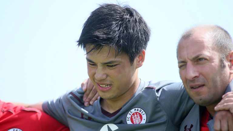 Miyaichi erlitt im Training einen Riss des vorderen Kreuzbands im rechten Knie.