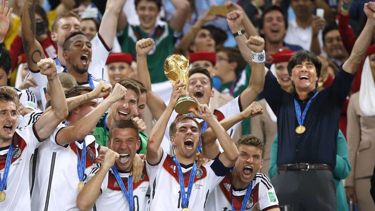 Höhepunkt seiner Karriere ist der WM-Titel 2014 in Brasilien (1:0 nach Verlängerung gegen Argentinien).