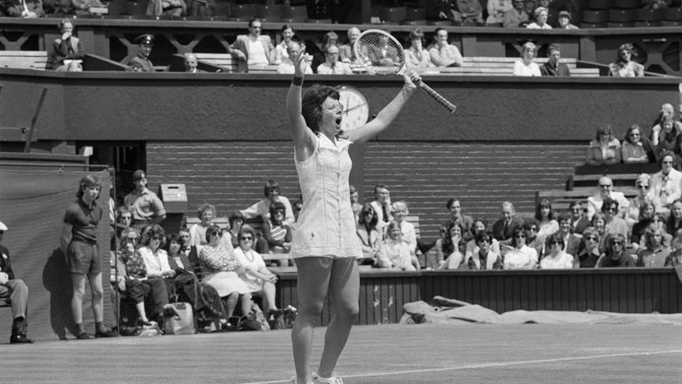 Billie Jean King gewann sechs Mal das prestigeträchtige Tennisturnier (1975, 1973, 1972, 1968, 1967, 1966). Die US-Amerikanerin ist in Wimbledon außerdem neben Martina Navrátilová mit insgesamt 20 Titeln in verschiedenen Wettbewerben Rekordsiegerin.