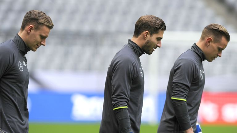 Bernd Leno, Kevin Trapp, Marc-André ter Stegen (4/1/10): Gleich drei Neuer-Vertreter kämpfen beim Confed Cup um den Platz hinter dem FCB-Keeper. Das Trio wird sich in Russland abwechselnd beweisen dürfen und auch ihre Leader-Qualitäten unter Beweis stellen. Die besten Chancen hat wohl Barca-Torwart ter Stegen.