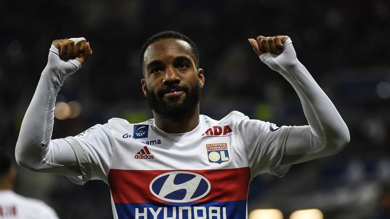 Alexandre Lacazette bezeichnet den BVB als "interessante Option".