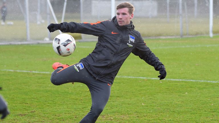 Florian Kohls unterschreibt bei den Würzburger Kickers einen Vertrag bis 2019.