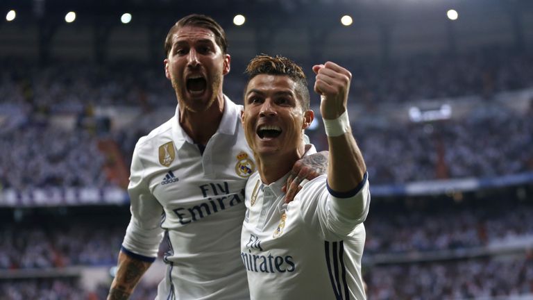 Cristiano Ronaldo (r.) kann zum viertenmal die Champions League gewinnen.