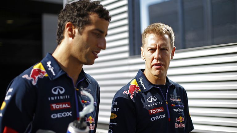 "Wenn ich das nicht verhindert hätte, wäre er geradewegs in mein Auto gefahren. Im Ernst, was machen wir hier? Racing oder Ping-Pong?" - Vettel in Spanien über ein Manöver von Daniel Ricciardo