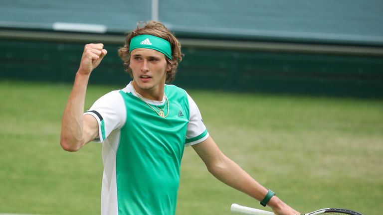 Alexander Zverev bejubelt seinen Einzug ins Halbfinale von Halle. 