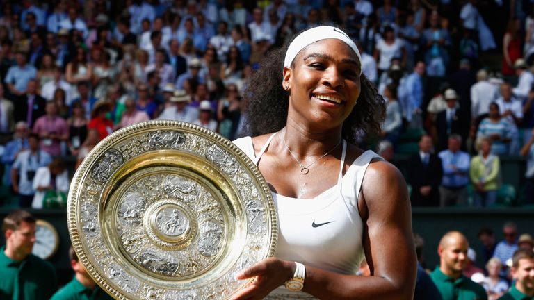 Serena Williams ist die aktuelle Titelverteidigerin bei den Damen. Sie triumphierte auf dem "heiligen Rasen" bereits sieben Mal (2016, 2015, 2012, 2010, 2009, 2003, 2002). Die US-Amerikanerin ist neben Steffi Graf die einzige Spielerin, die zwei Mal alle vier Grand-Slam-Turniere hintereinander gewinnen konnte.
