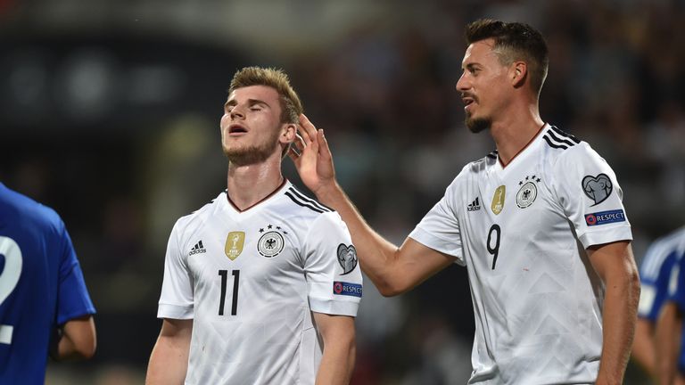 Timo Werner wird beim Länderspiel gegen San Marino von den deutschen Fans ausgepfiffen.