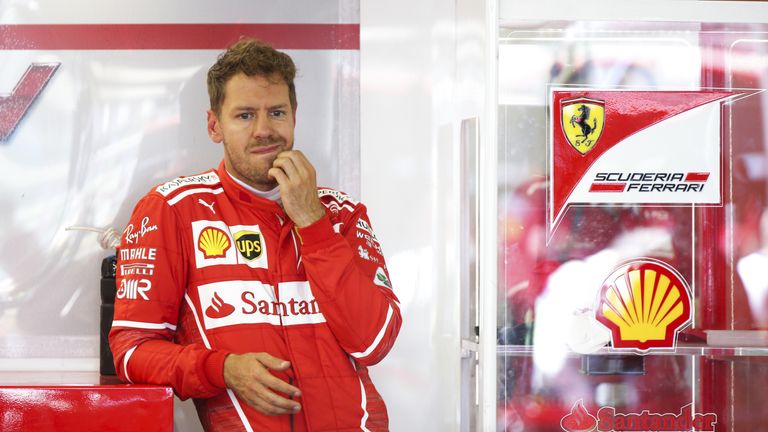 Sebastian Vettel kommt nach seiner Attacke im Rennen von Baku gegen Lewis Hamilton mit einem blauen Auge davon.