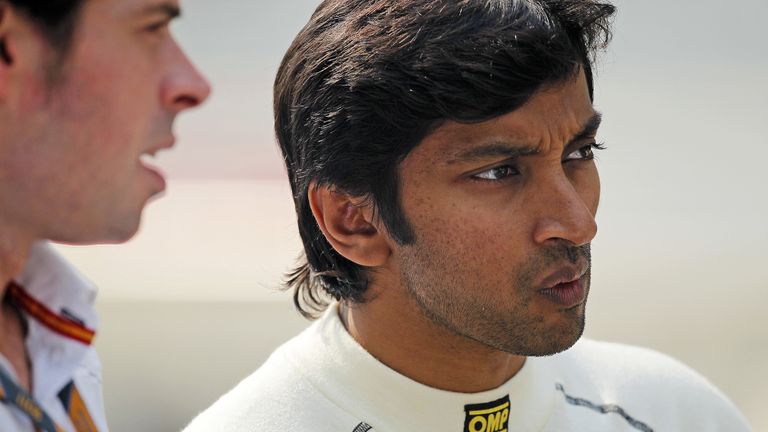 "Wie im echten Leben gibt es eben ein paar Gurken, die auf der Strecke fahren. Da muss man überlegen, ob Autofahren für ihn der richtige Job ist." - Sebastian Vettel war 2011 nicht gut auf Narain Karthikeyan zu sprechen