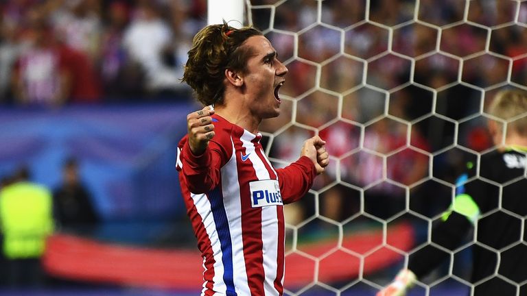 Antoine Griezmann verlängert und will dem Verein wegen der Transfersperre treu bleiben.