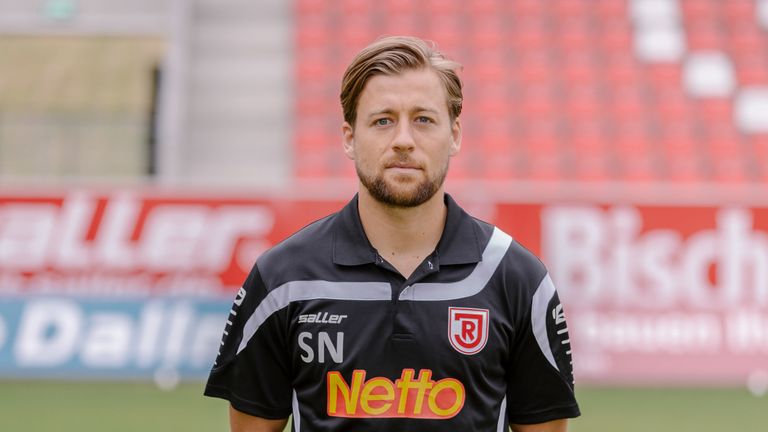 Nico Schneck arbeitete bereits in Regensburg unter Trainer Heiko Herrlich.