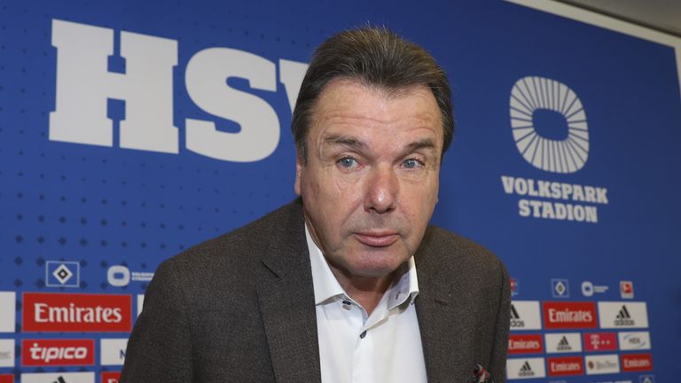 HSV-Vorstandsboss Heribert Bruchhagen äußert sich exklusiv bei Sky zum Transferstillstand beim HSV.