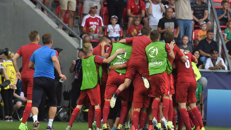 Tschechien feiert den 3:1-Sieg gegen Italien.