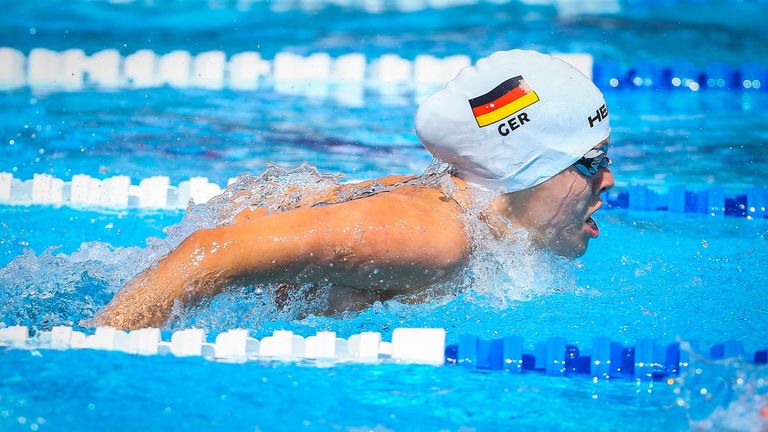 Celine Rieder schwimmt die 1500 Meter Freistil in 16:24,28 Minuten.
