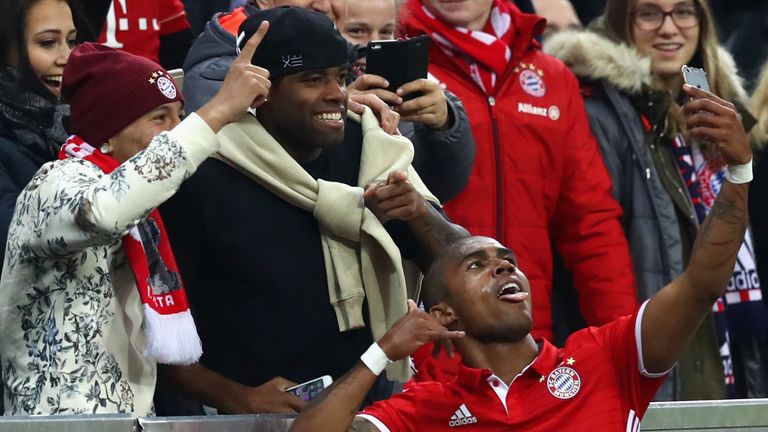 Douglas Costa