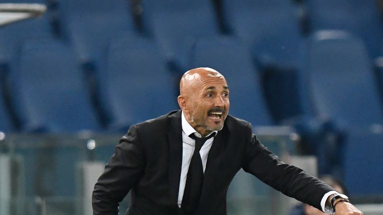 Luciano Spaletti und Inter Mailand haben sich laut Medienberichten auf einen Zweijahresvertrag mit Option auf ein drittes Jahr geeinigt.