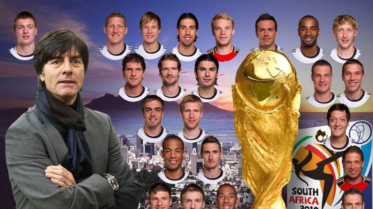 Von der WM 2010 in Südafrika bringt Löw erneut eine Medaille mit: 3. Platz (3:2 gegen Uruguay).