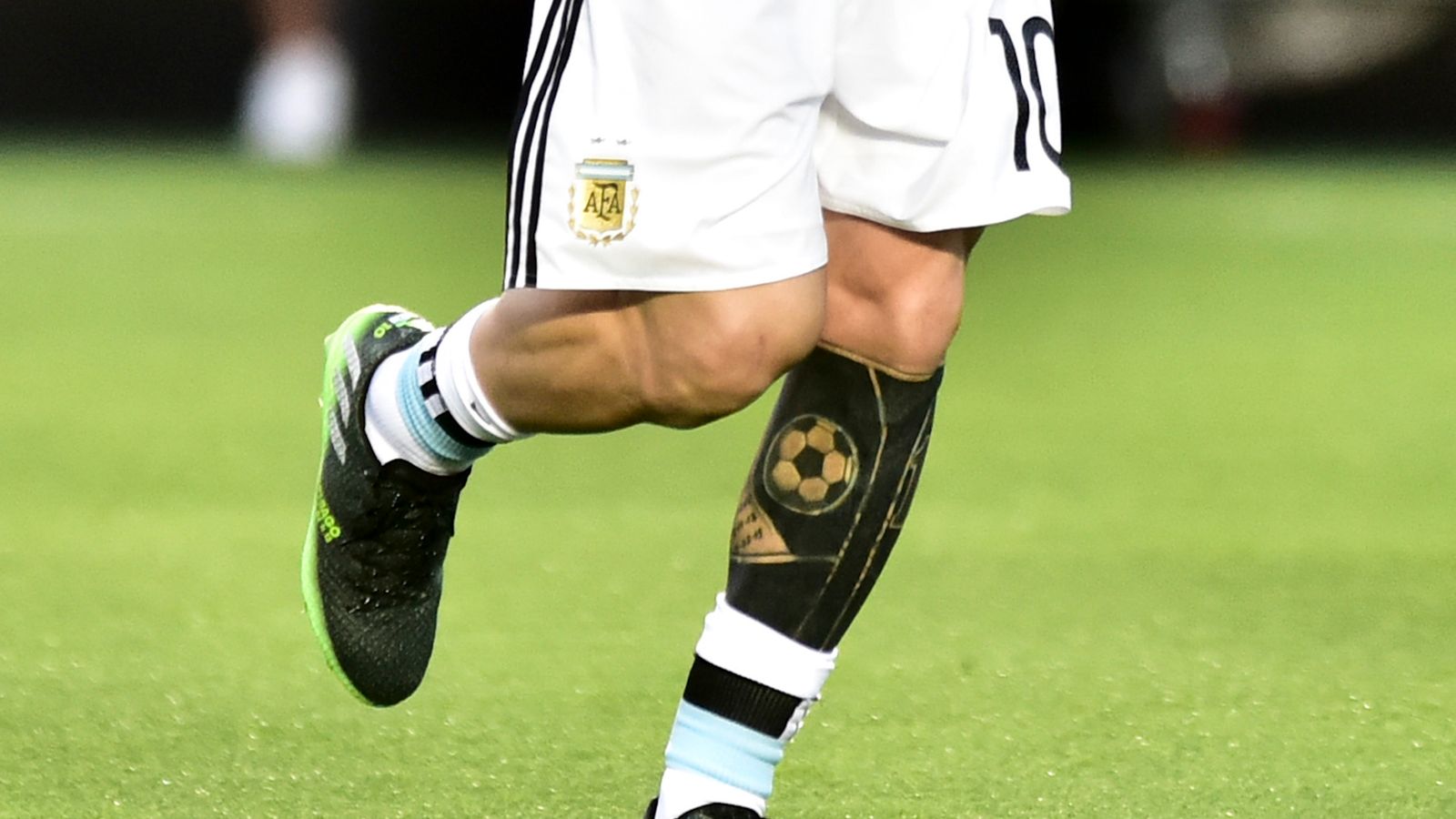 Kuriose FußballerTattoos Ibra sticht nach Fußball News Sky Sport