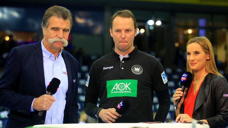 Heiner Brand als Sky Experte mit Ex-Bundestrainer Dagur Sigurdsson und Christina Rann.