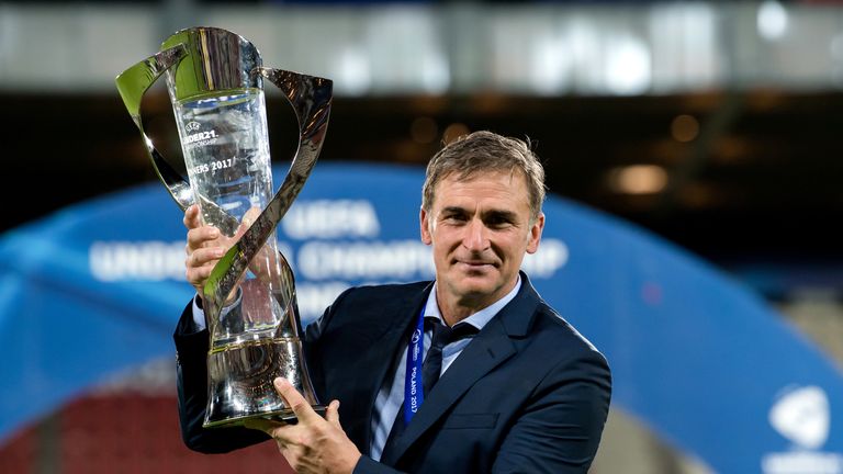 Stefan Kuntz holt mit der deutschen U21-Nationalmannschaft den zweiten EM-Titel nach 2009. 