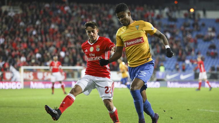 Ailton wechselt von Estoril zum VfB.