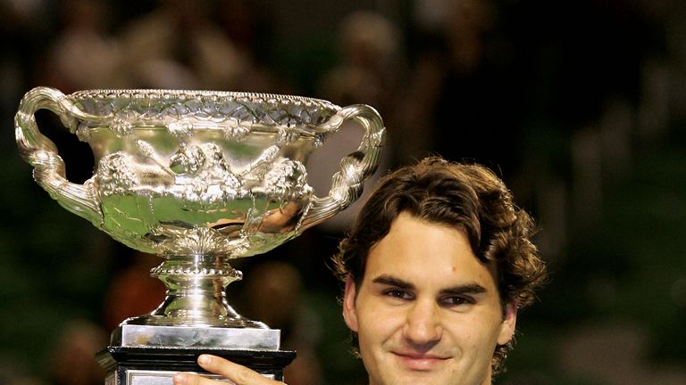 Roger Federer gewann 2007 zum dritten Mal die Australian Open. Im Finale setzt sich der Schweizer gegen den Chilenen Fernando Gonzalez mit 7:6, 6:4 und 6:4 durch.