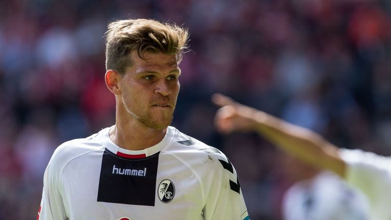 Florian Niederlechner erzielt im Testspiel gegen Schutterwald drei Tore. 