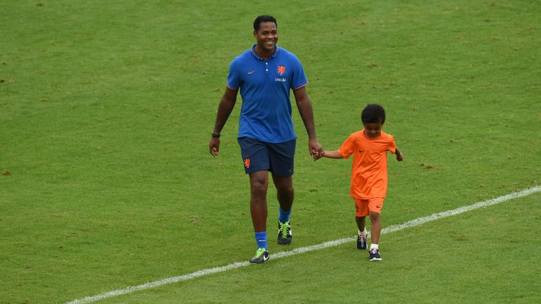 Patrick Kluivert und sein Sohn Shane bei der Weltmeisterschaft 2014.