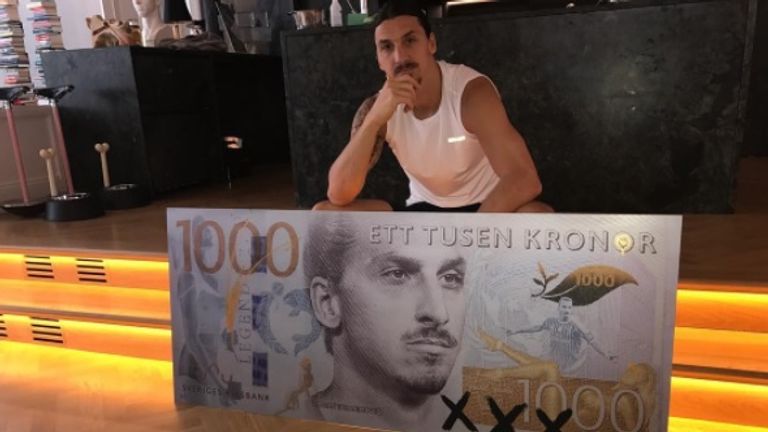 Fotograf Bingo Rimer projiziert das Portrait von Zlatan Ibrahimovic auf einen 1000-Kronen-Schein. (Quelle Bild: Instagram@iamzlatanibrahimovic