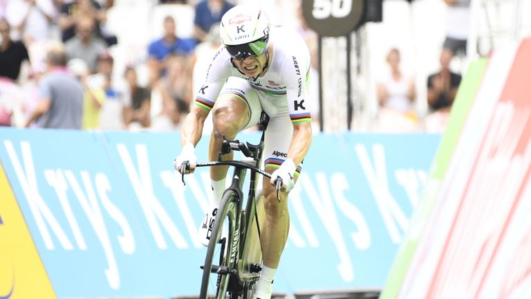 Tony Martin verpasst im zweiten Tour-Zeitfahren deutlich Platz eins.