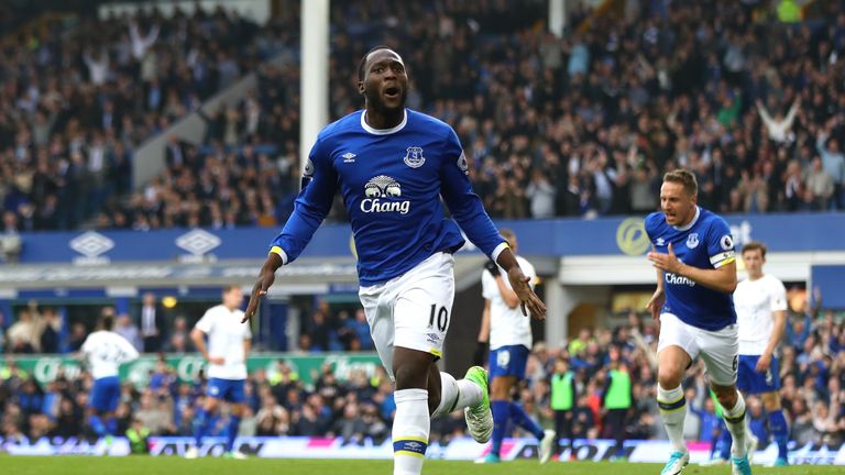 Romelu Lukaku auf dem Weg nach Manchester | Fußball News | Sky Sport
