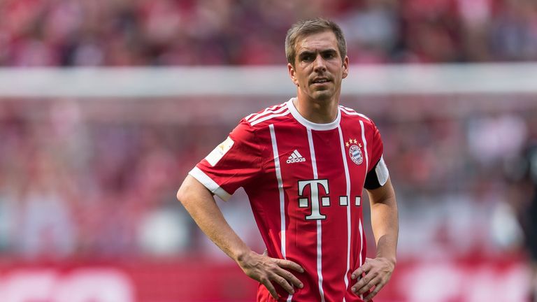 Philipp Lahm warf der Bayern-Führung im Jahr 2009 in einem Zeitungsinterview große Management-Fehler vor. Er wurde dafür mit der höchsten Strafe der Klubgeschichte belegt - mutmaßlich über 50.000 Euro musste der Kapitän zahlen.